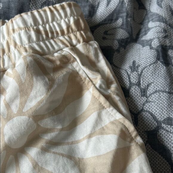 Belle Beach by Kim Gravel Floral Patterned Capri Pants - Picture 4 of 6